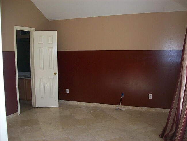 Foto del edificio - 5911 Bradworthy Dr