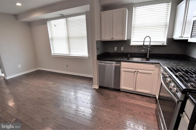 Foto del edificio - 429 18th St NE