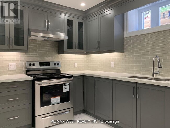 Photo du bâtiment - 1495 King St W