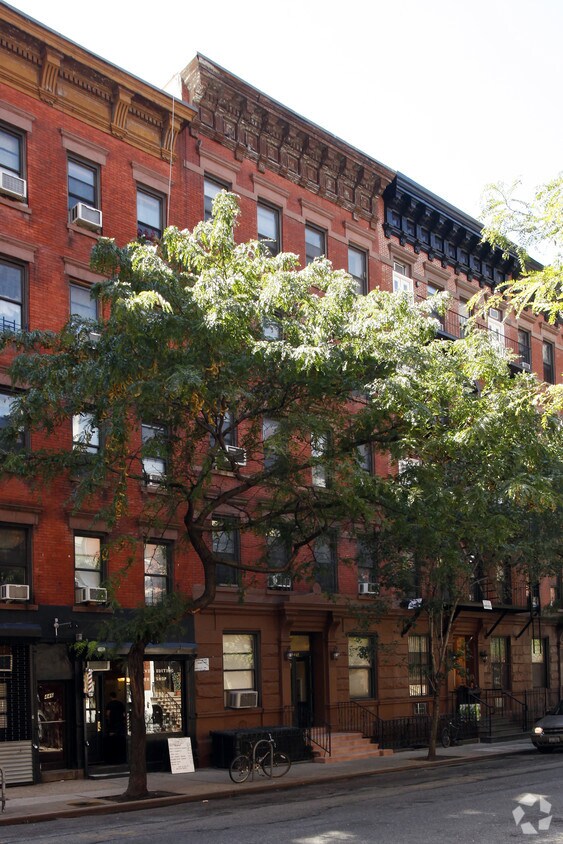 Building Photo - 448 W 50th St
