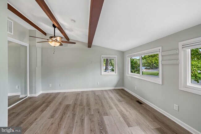 Foto del edificio - 530 Highland Dr