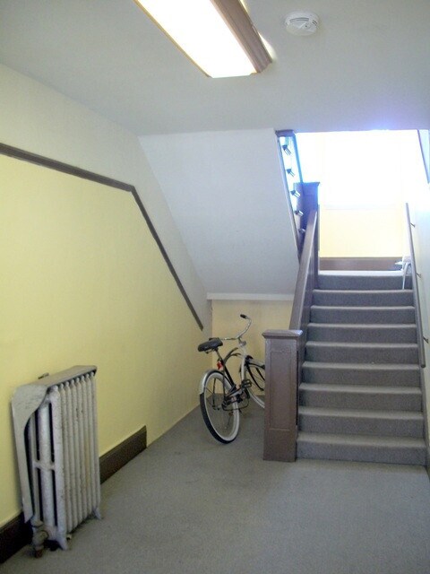 Foto del edificio - An excellent location on California at Uni...