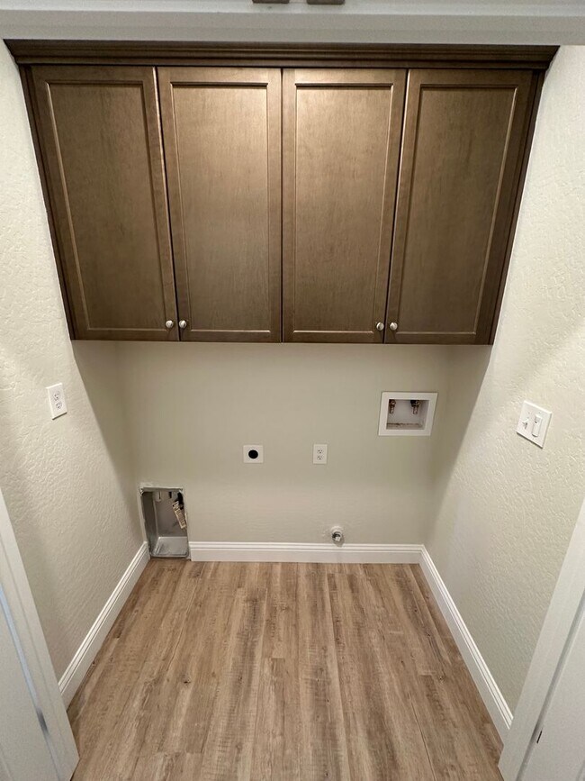 Foto del edificio - Brand new home in Kerman Ca