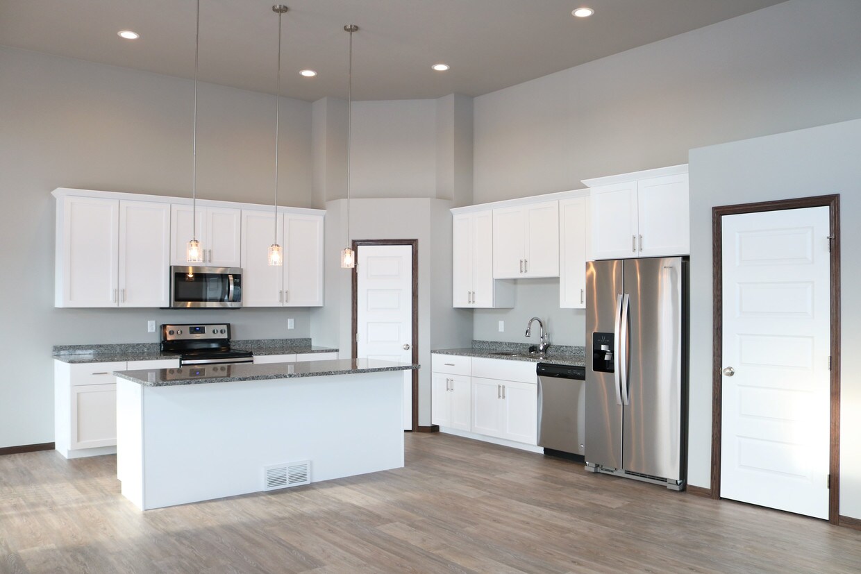 Foto principal - Shadow Creek Townhomes