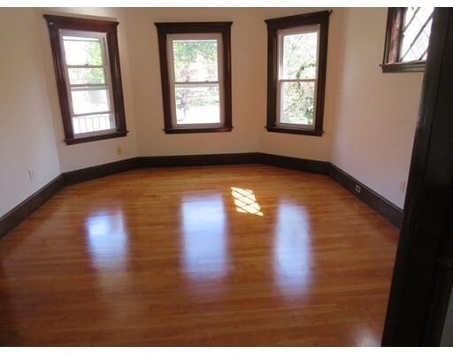 Building Photo - 13 Roberts Rd