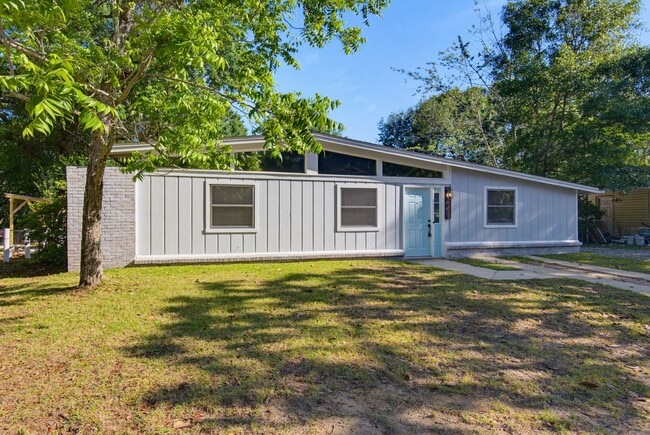 Building Photo - 908 Rock Creek Ave