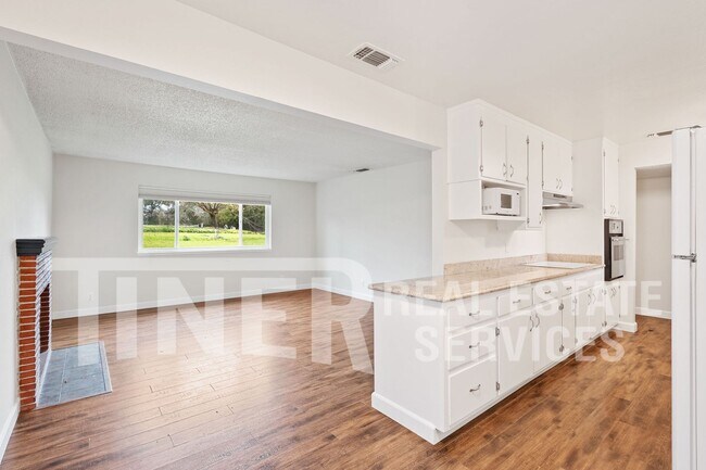 Building Photo - 3960 Annabelle Ave