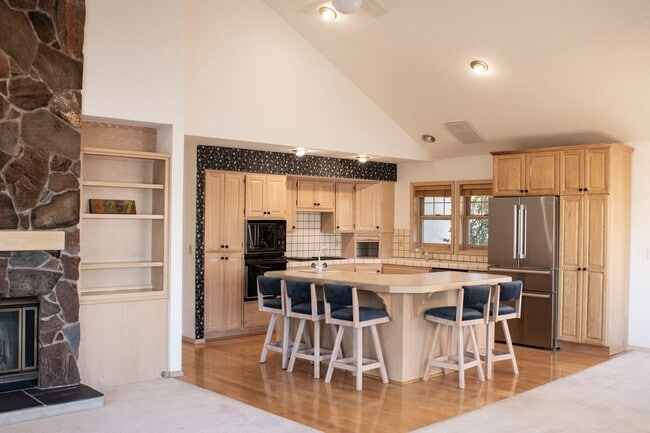 Foto del edificio - Custom home in Southwest Reno, 3 Bedrooms, 2 Bathrooms, Large Garage