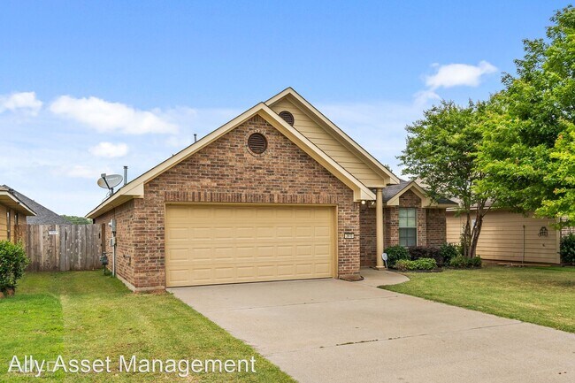 Building Photo - 3 br, 2 bath House - 3910 White Lake