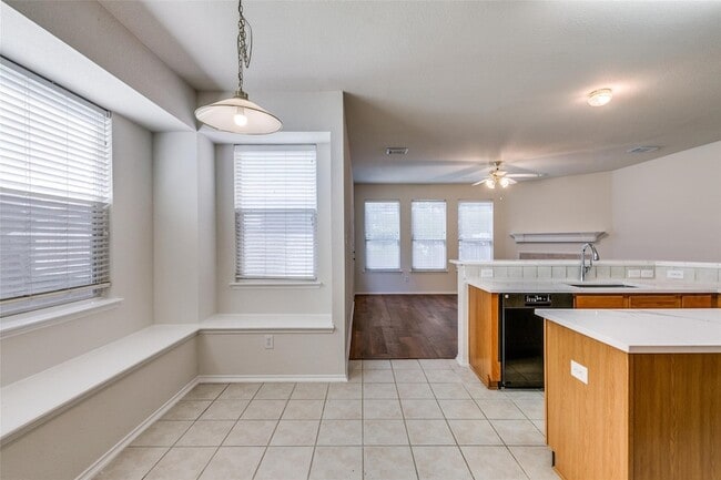 Foto del edificio - 9121 Portage Ln