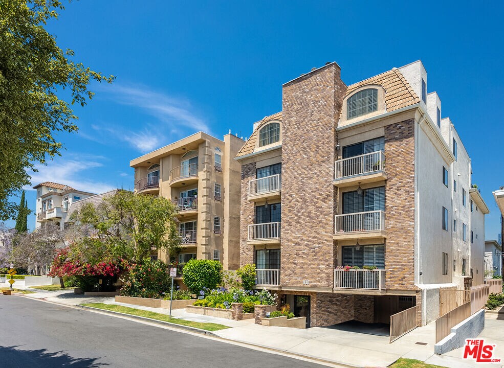 1936 Pelham Ave Unit 201, Los Angeles, CA 90025 Condo for Rent in Los