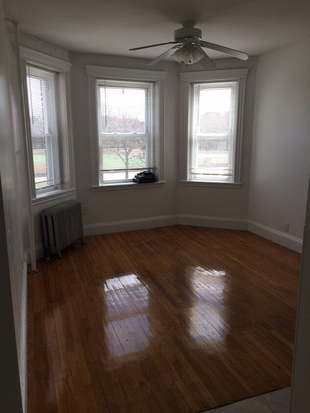 Primary Photo - 131 Park Dr