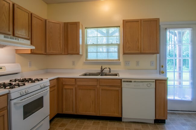 Building Photo - Sugar Creek Apartments