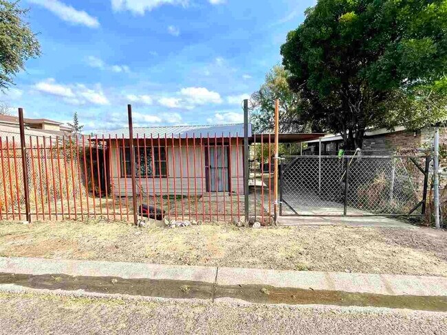 Building Photo - 1609 San Enrique Ave