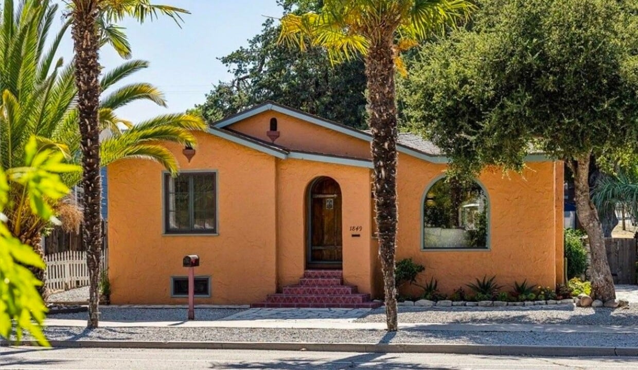 3 Bedroom 1.5 bath with large basement and carport. - 3 Bedroom 1.5 bath with large basement  and carport.