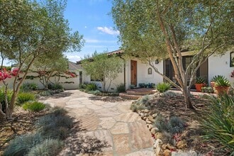 Building Photo - 3035 Samarkand Dr