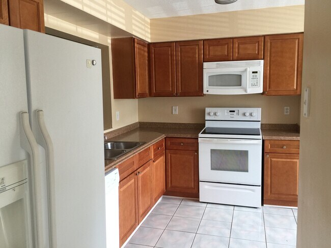 Foto del edificio - 4355 Brook Hollow Cir