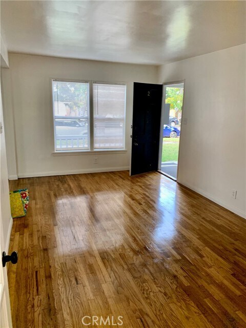 Foto del edificio - 4333 Elm Ave