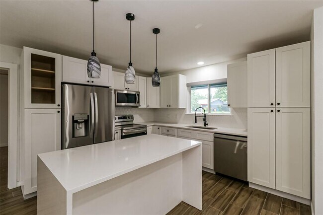 Foto del edificio - 2309 Southern Oaks Dr