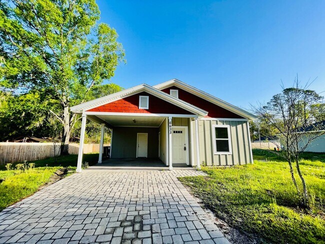 Building Photo - New 3 Bed 2 Bath House for Rent!