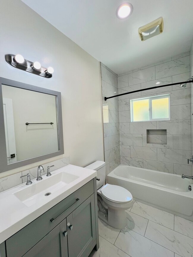 Building Photo - ASANANTONIO #C