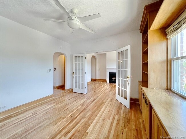 Building Photo - 77 Glenbrook Rd
