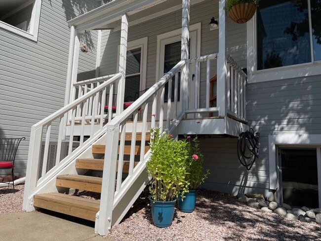 Charming 3b/2.5b Townhome In Louisville - Charming 3b/2.5b Townhome In Louisville