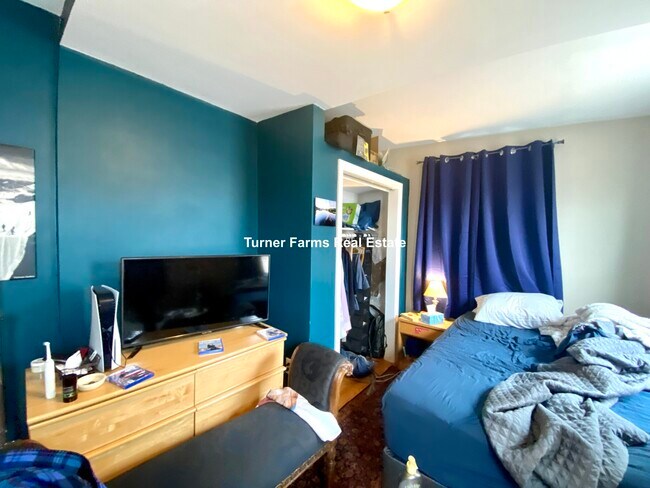 Foto del edificio - 173A Rindge Ave
