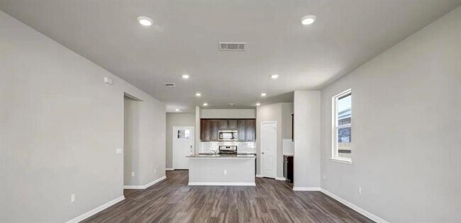 Foto del edificio - 400 Barton Creek Ln