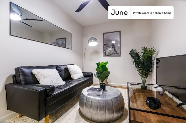 Building Photo - Room in Shared 3 bed/1 bath home in Chinatown