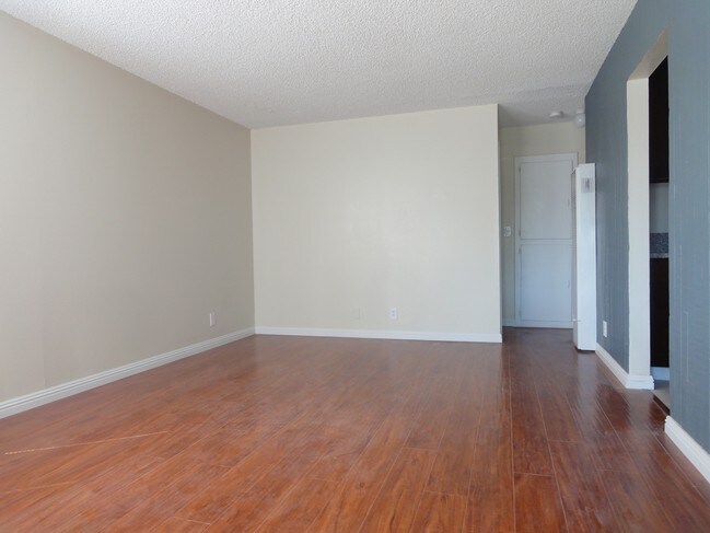 Foto del edificio - 530 W 1st St