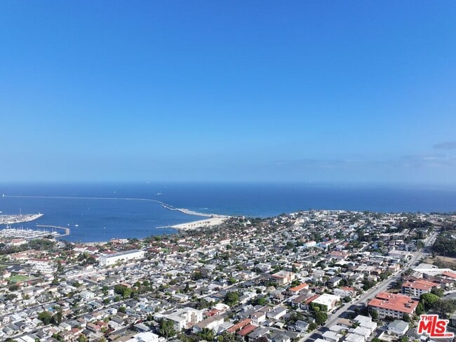 Foto del edificio - 776 W 25th St