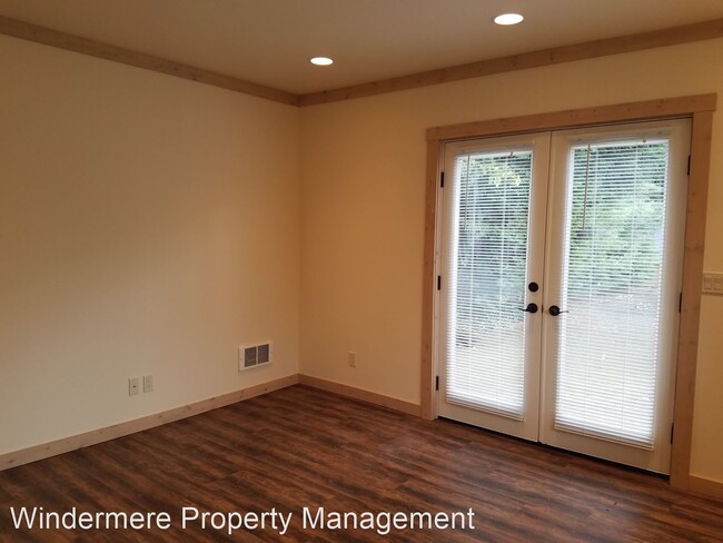 Building Photo - Studio, 1 bath House - 600 NE Hostmark Str...