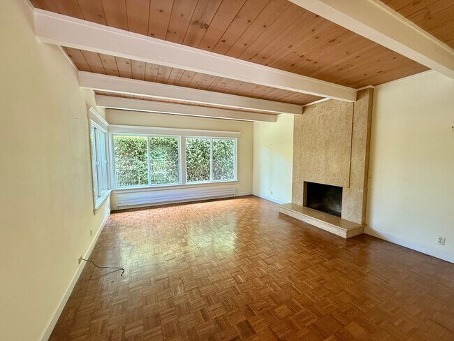 Foto del edificio - 504 Barone Ln