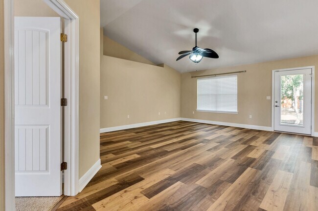 Foto del edificio - 1952 Bay Pine Cir