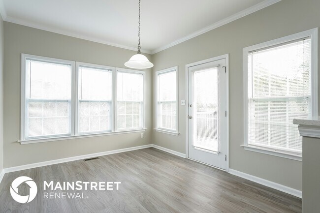 Building Photo - 203 Majestic Oak Dr