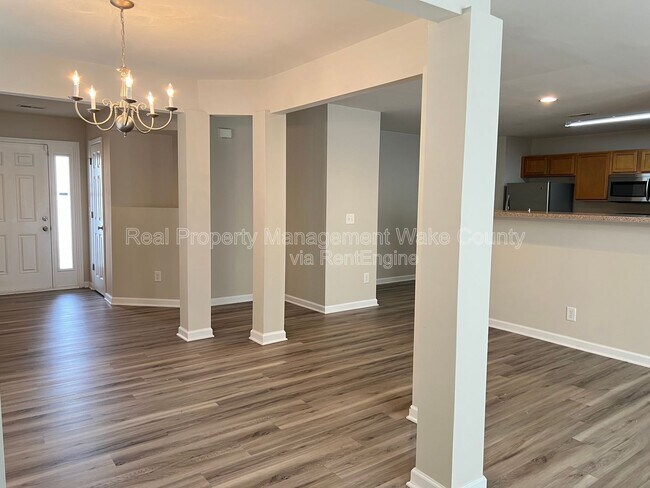 Building Photo - 3790 Burtons Barn St