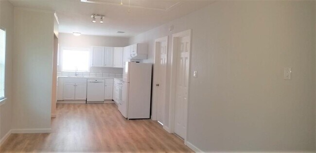 Foto del edificio - 2504 Avenue F