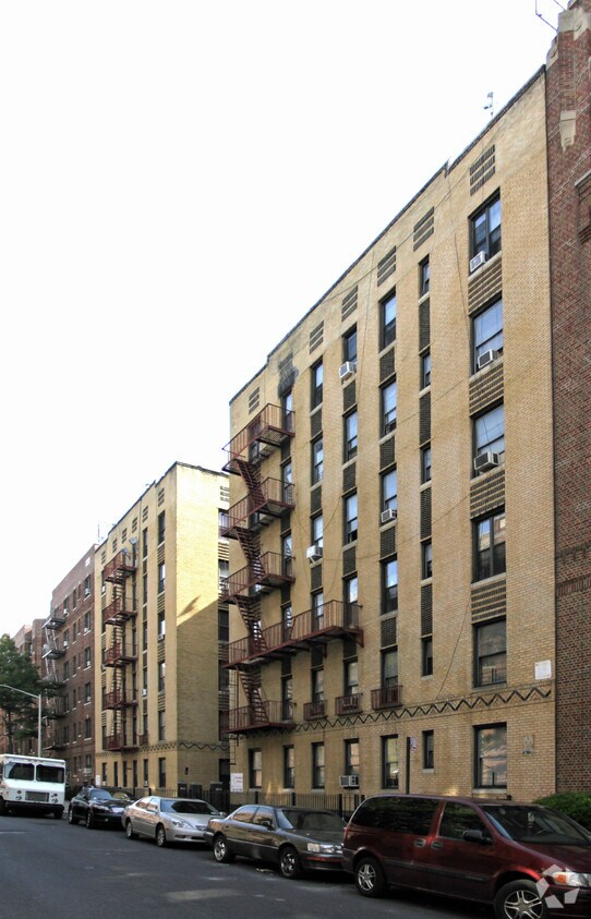 Primary Photo - 229 E 18th St