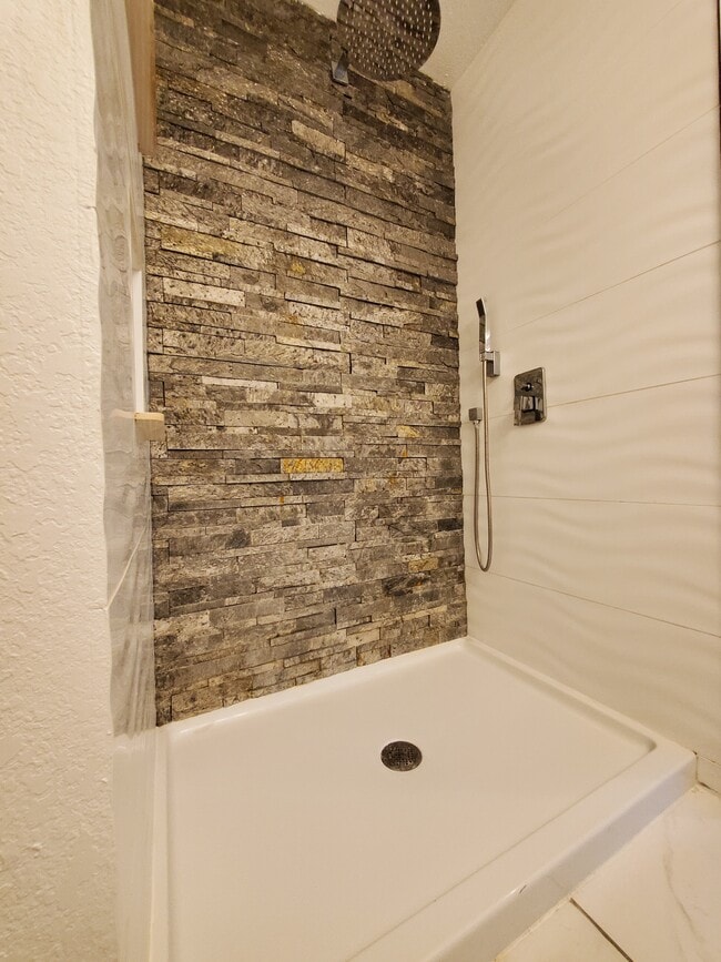 Rain shower - 9140 Timber Path