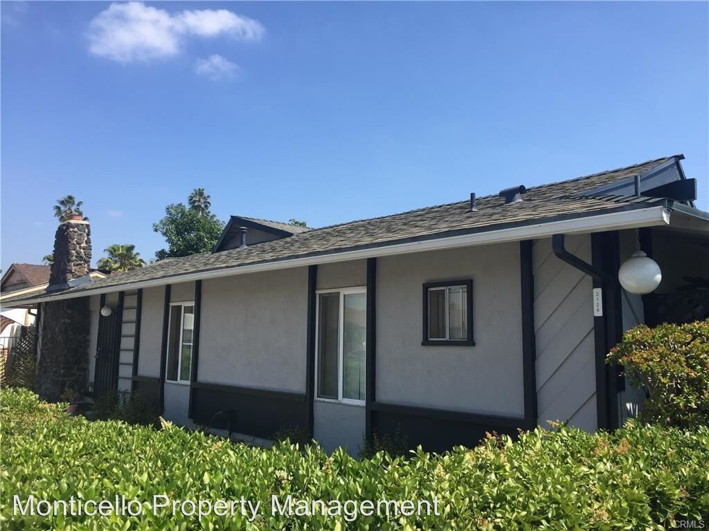 Foto principal - 2120 E Almont Ave