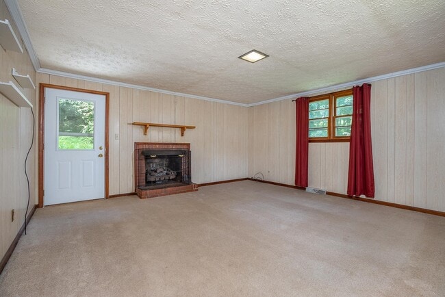 Building Photo - West Asheville House