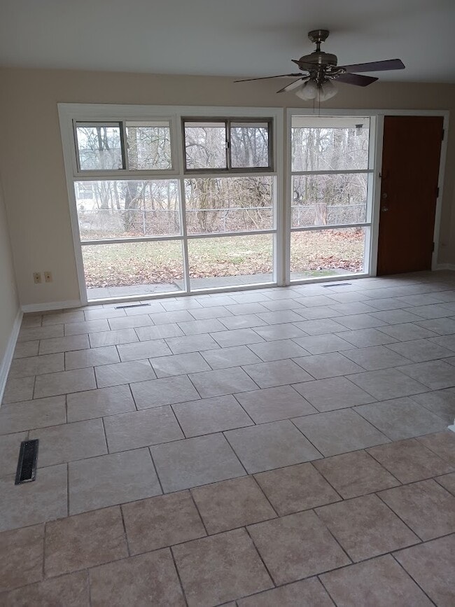 Building Photo - 1681 Brentwood Dr