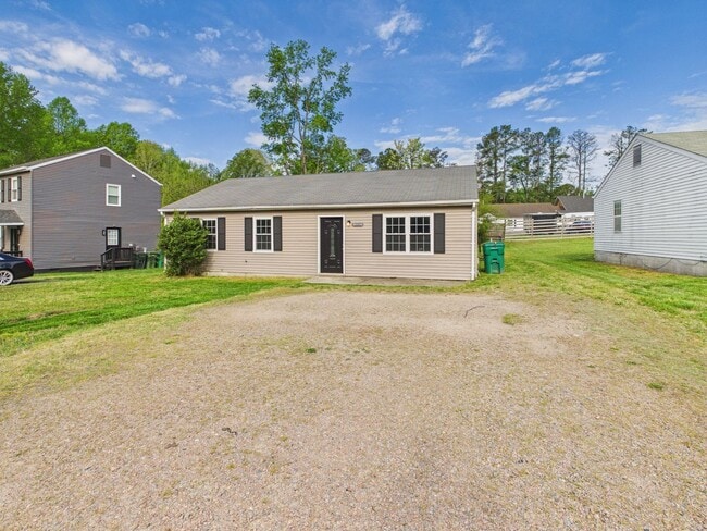 Building Photo - 2336 Sara Ln