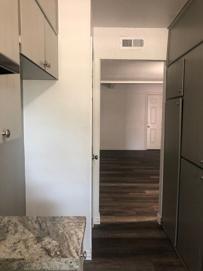 Foto del edificio - SOUTH 13TH ST. DUPLEX