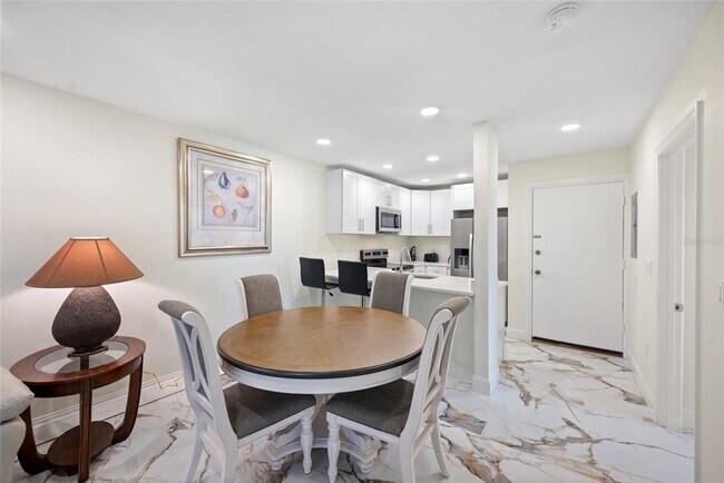 Foto del edificio - 240 Medallion Blvd