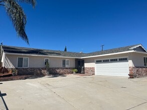 Building Photo - 3063 Hollander St