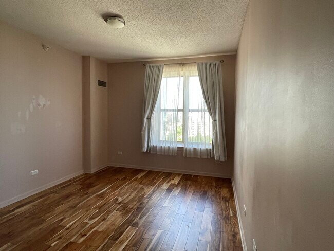 Foto del edificio - 1717 S Prairie Ave