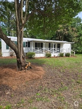 Building Photo - 144 Oaktree Ln