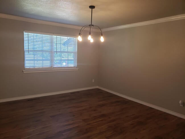 Building Photo - 204 S Morrison Dr